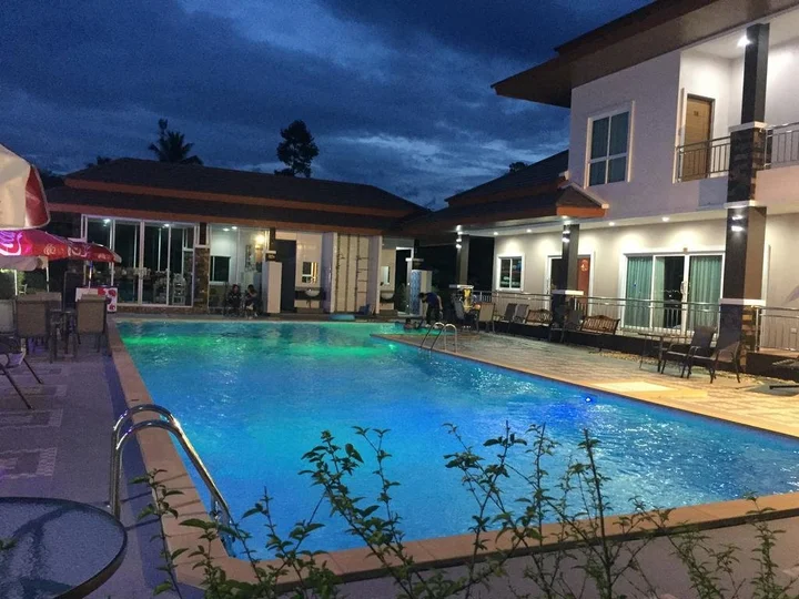 Лансака: Pool House Lansaka