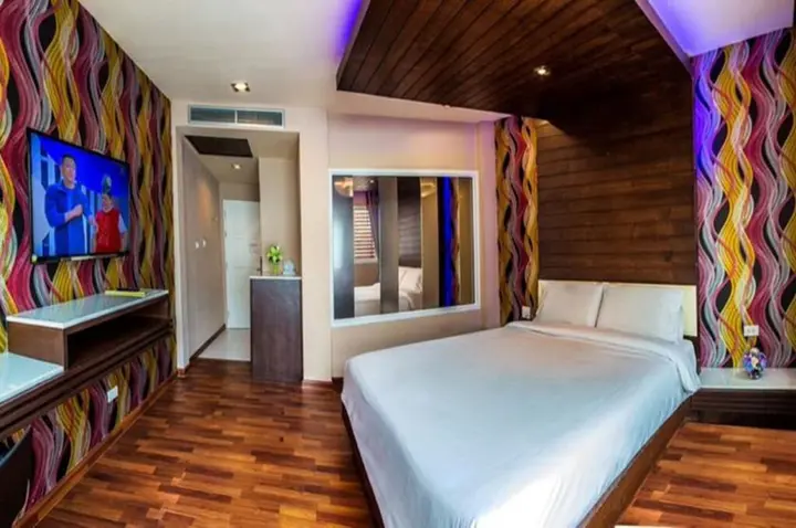 Хатъяй: The Ring Hotel