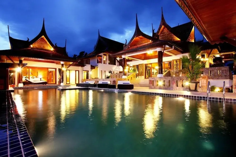 Кату: Patong Villa-Reuan Thai