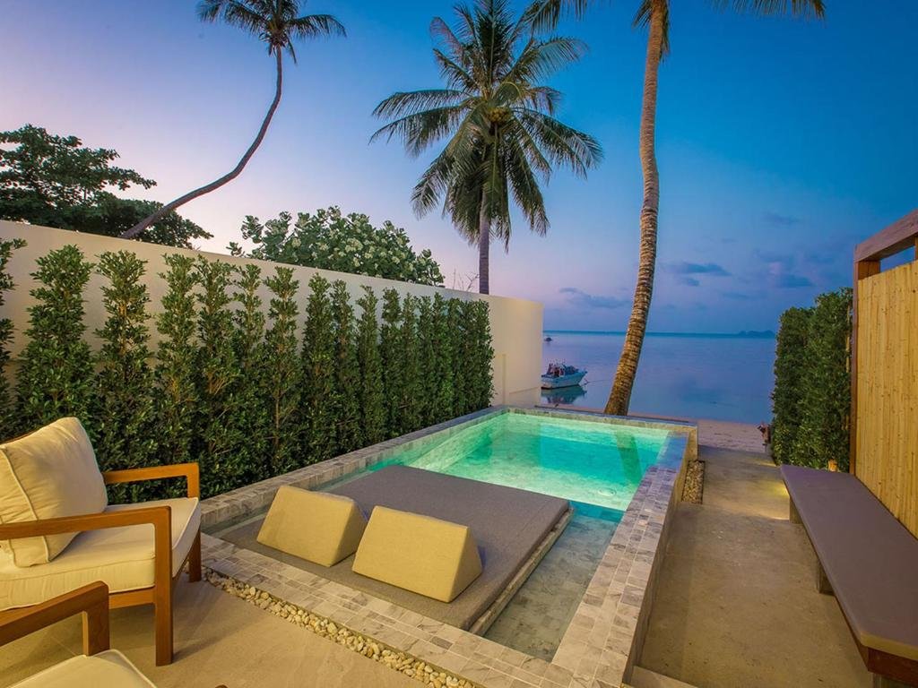Самуи: White Whale Beachfront Pool Villa