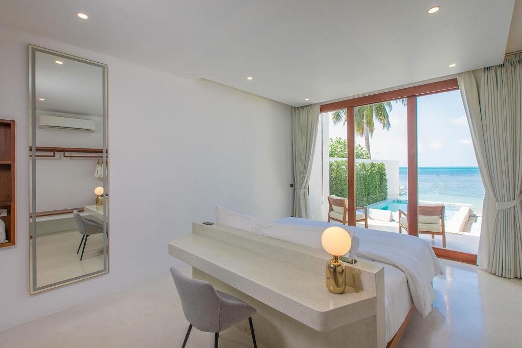 White Whale Beachfront Pool Villa — фото 5