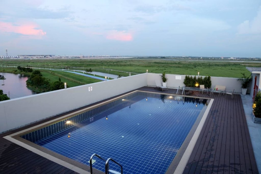 Банг Пхли: Miracle Suvarnabhumi Airport