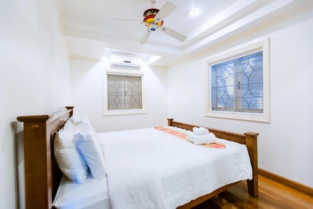 Кату: Patong Indigo cozy villa super sea view芭东五卧室无敌海景