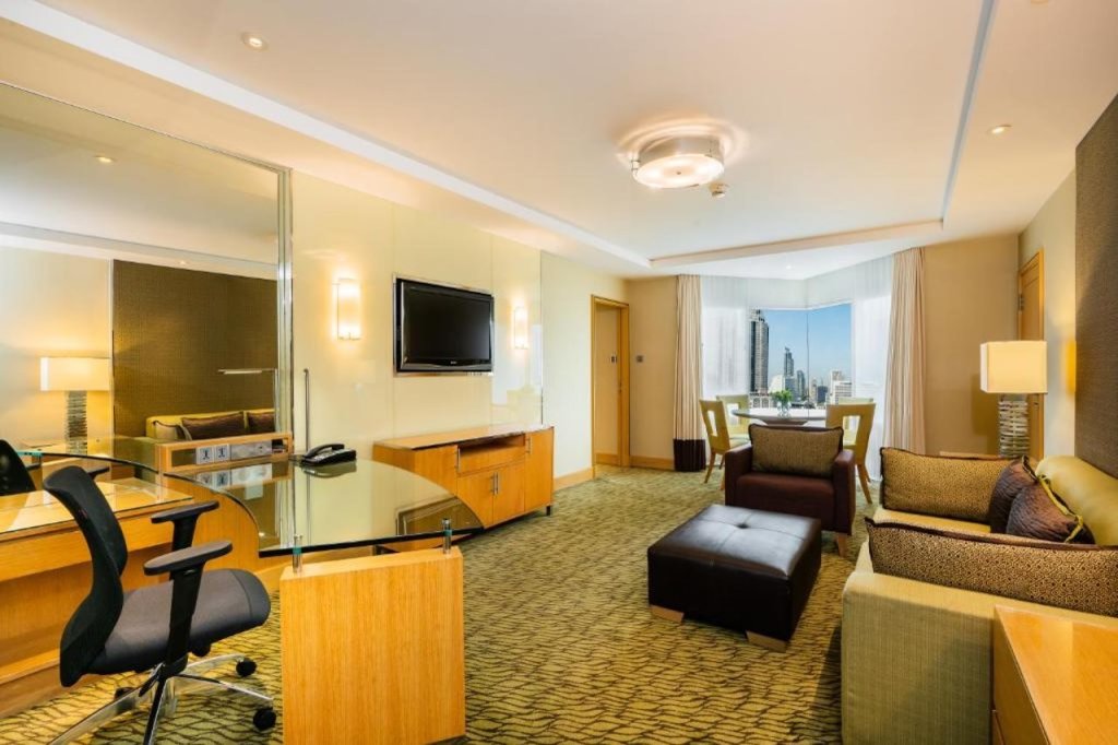 Бангкок: Holiday Inn Bangkok Silom by IHG