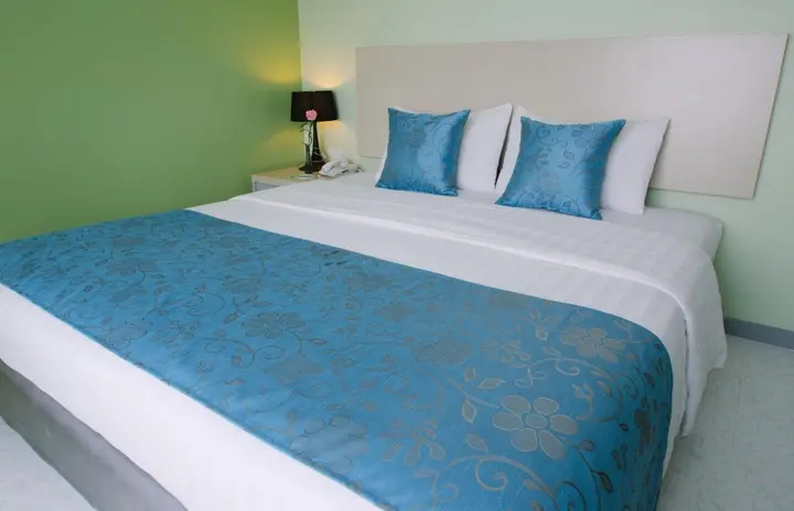 Хуахин: Thipurai City Hotel