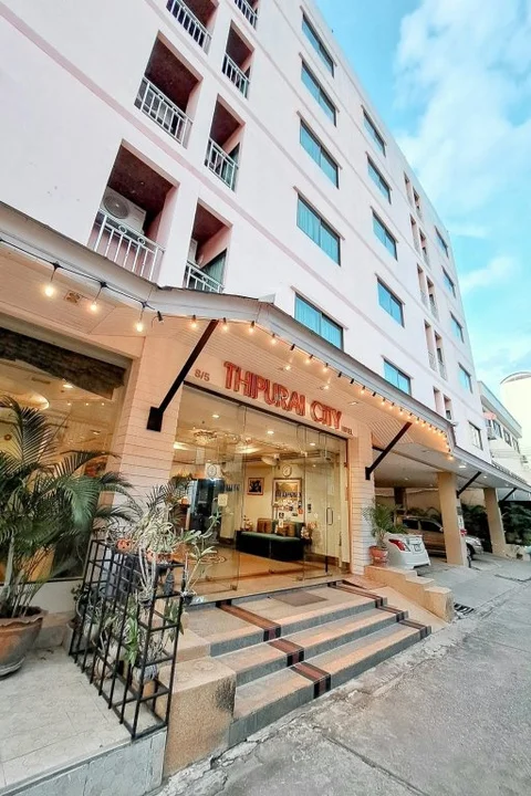 Хуахин: Thipurai City Hotel