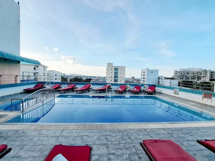 Хуахин: Thipurai City Hotel