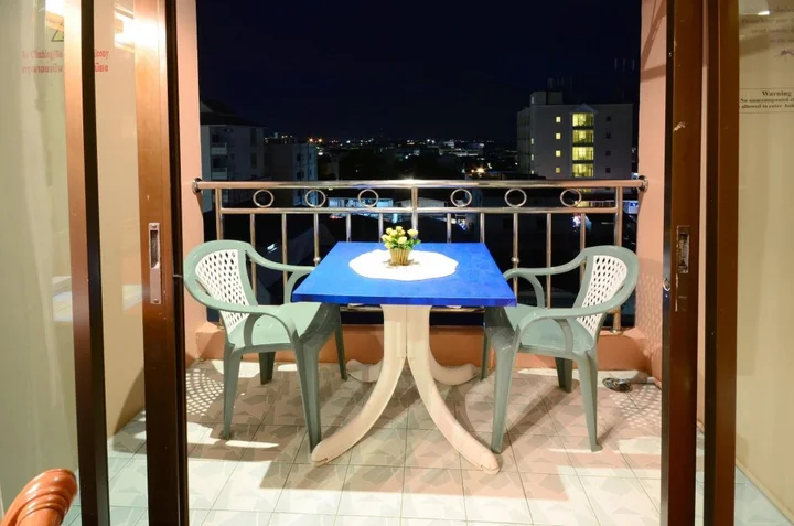 Хуахин: Thipurai City Hotel