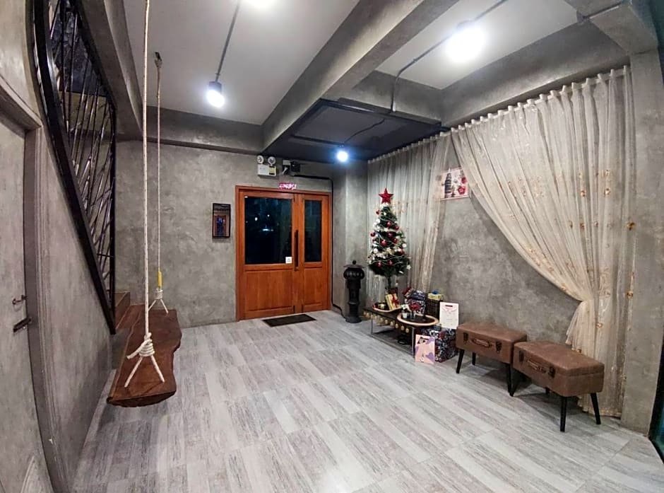 Лансака: Phooree Boutique Hotel โรงแรมภูรีบูธีค