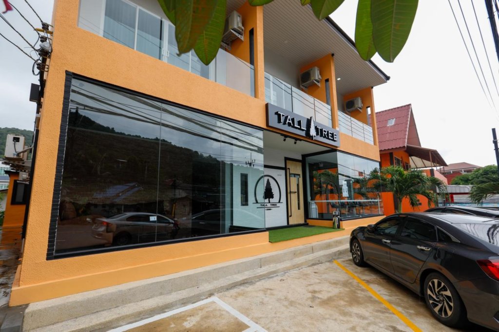 Муанг: Tall Tree Kata Phuket