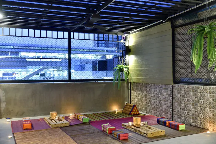 Бангкок: M Gray Hostel & Cafe