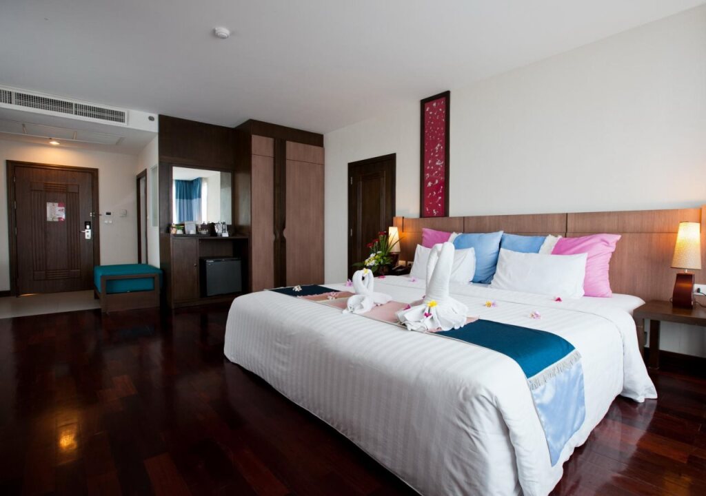 Паттайя: The Pattaya Discovery Beach Hotel Pattaya