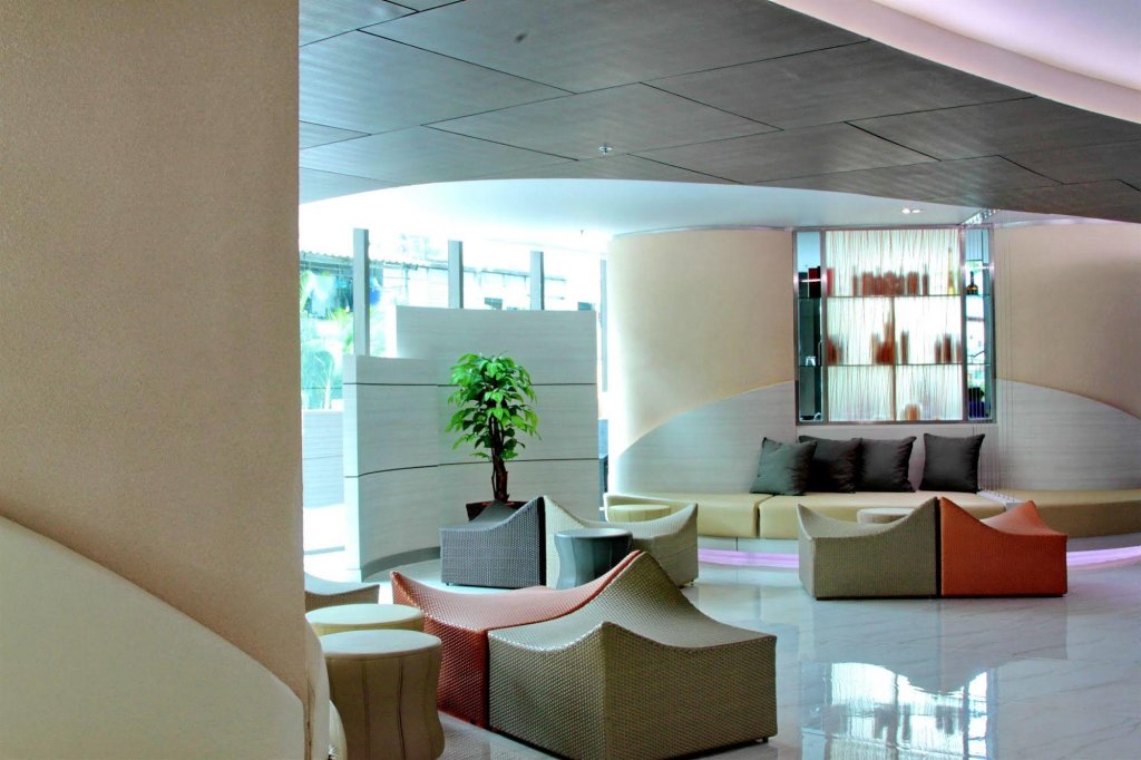 Паттайя: The Pattaya Discovery Beach Hotel Pattaya