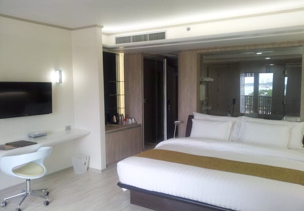 Паттайя: The Pattaya Discovery Beach Hotel Pattaya