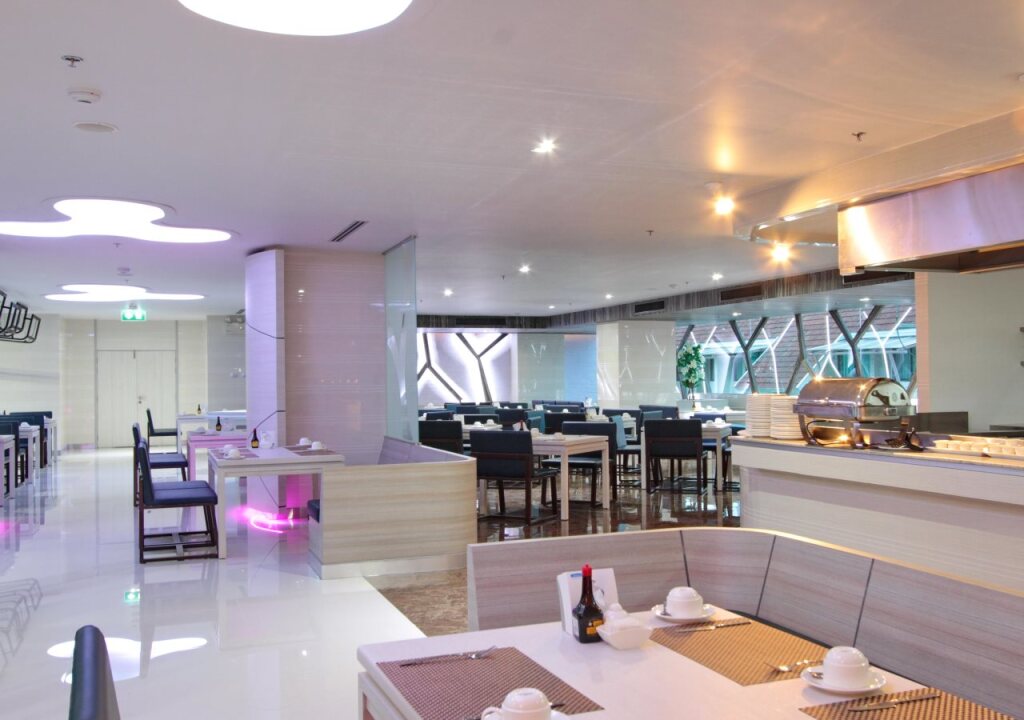 Паттайя: The Pattaya Discovery Beach Hotel Pattaya
