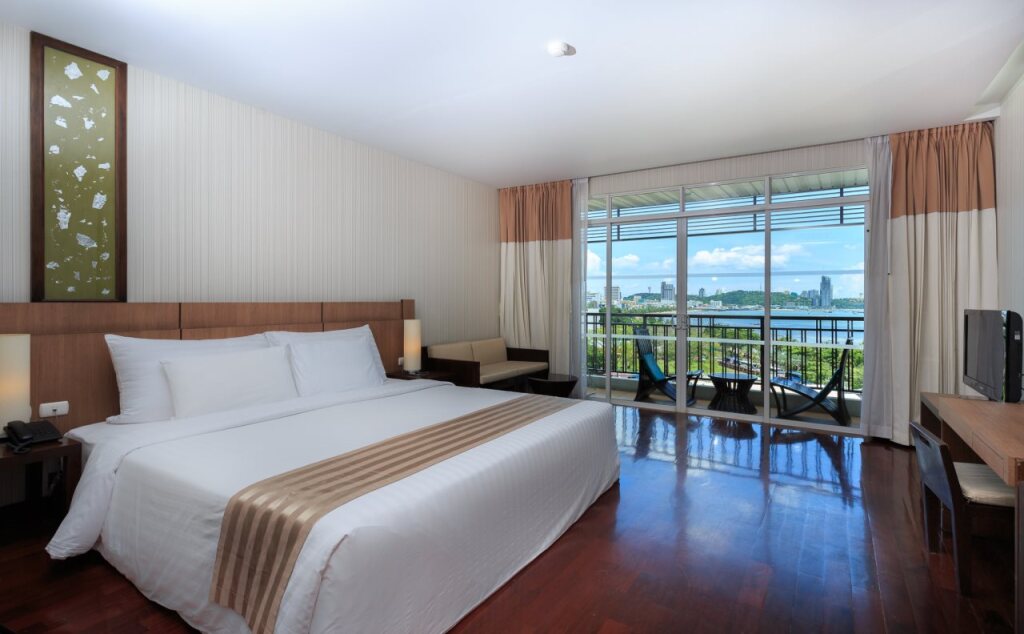 Паттайя: The Pattaya Discovery Beach Hotel Pattaya