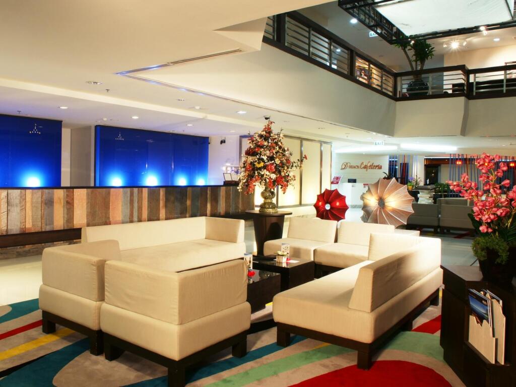 Паттайя: The Pattaya Discovery Beach Hotel Pattaya