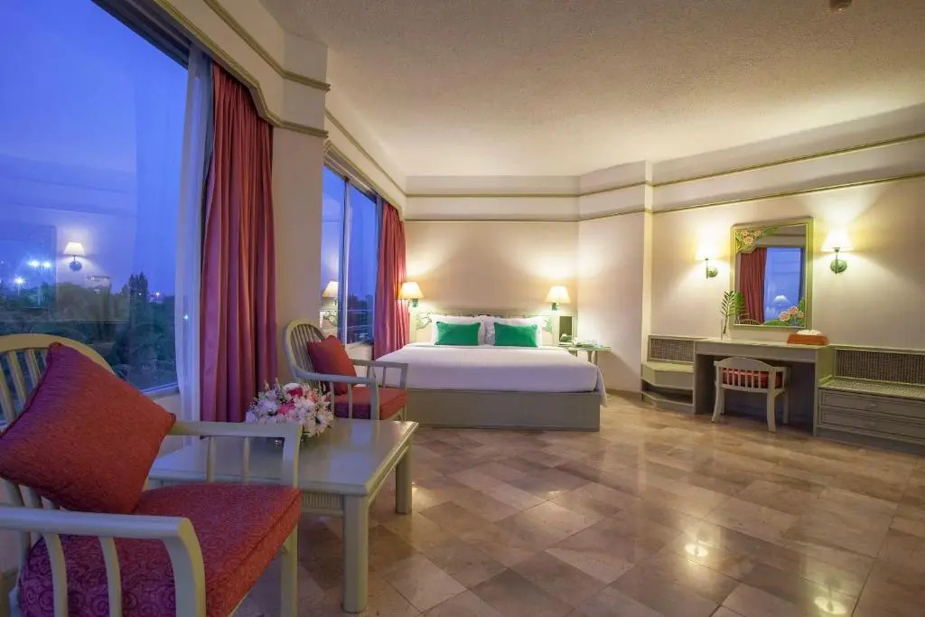 Паттайя: Cholchan Pattaya Beach Resort