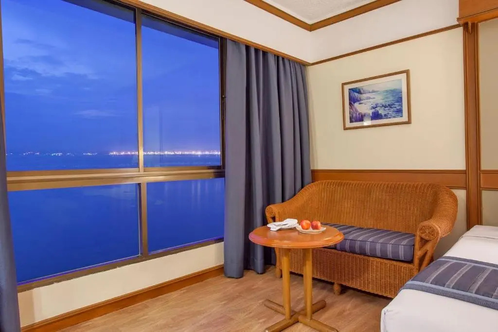 Паттайя: Cholchan Pattaya Beach Resort