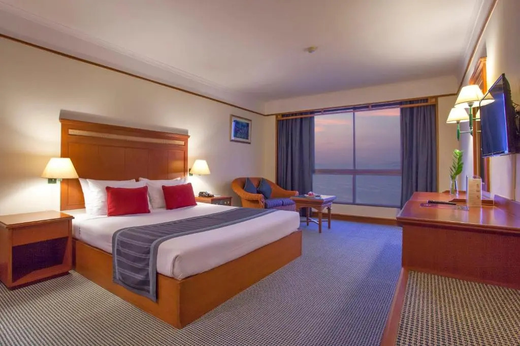 Паттайя: Cholchan Pattaya Beach Resort