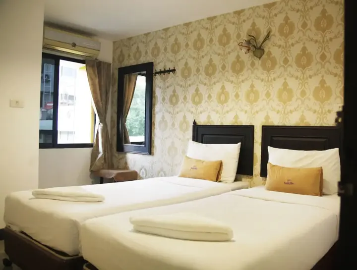 Бангкок: Erawan House