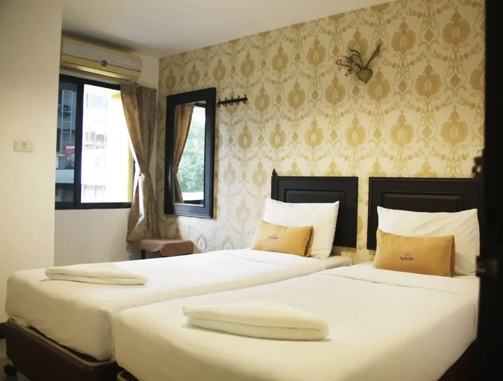 Бангкок: Erawan House