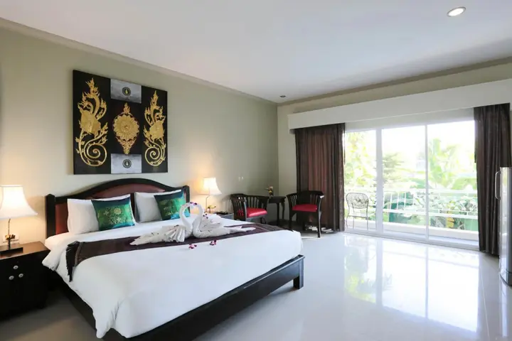Кату: Naka Resort