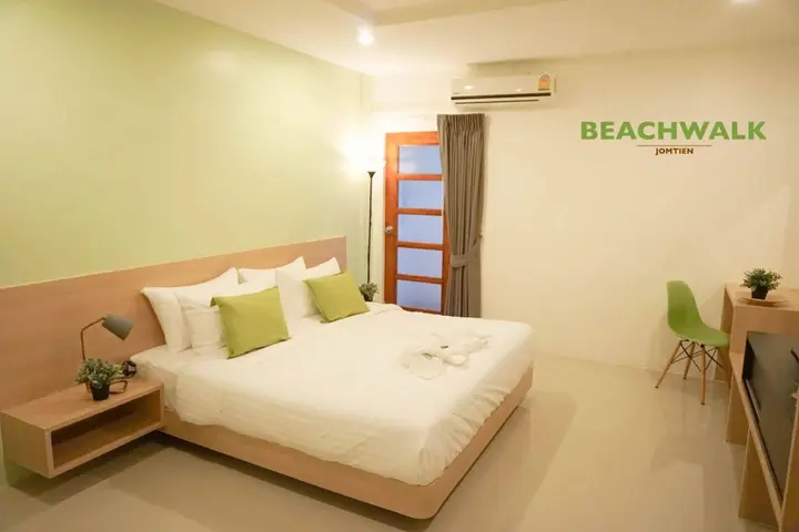 Паттайя: Beachwalk Jomtien