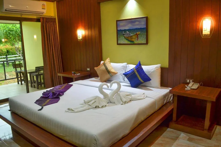Пхукет: The Villa Laemhin Lagoon Resort