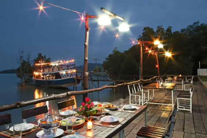 Пхукет: The Villa Laemhin Lagoon Resort