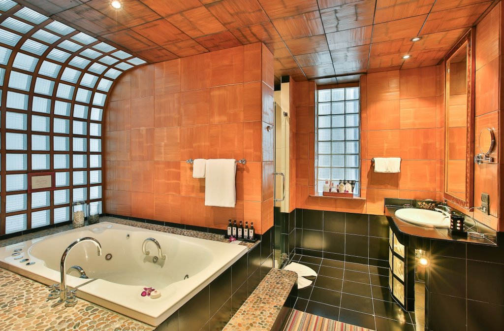 Муанг: Mom Tri's Villa Royale