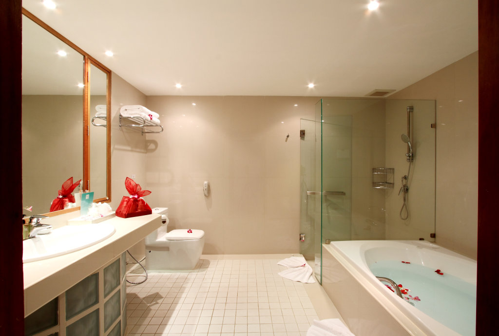 Муанг: Mom Tri's Villa Royale