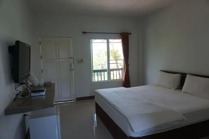 Тхат-Пханом: Thatphanom Place