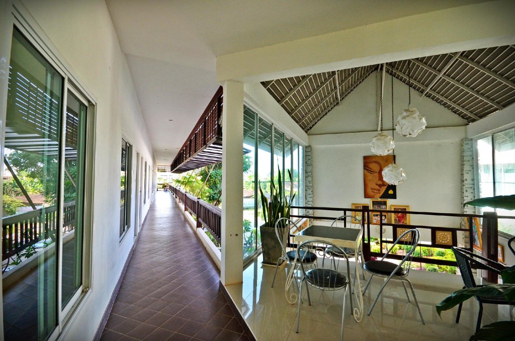 Тхат-Пханом: Thatphanom Place