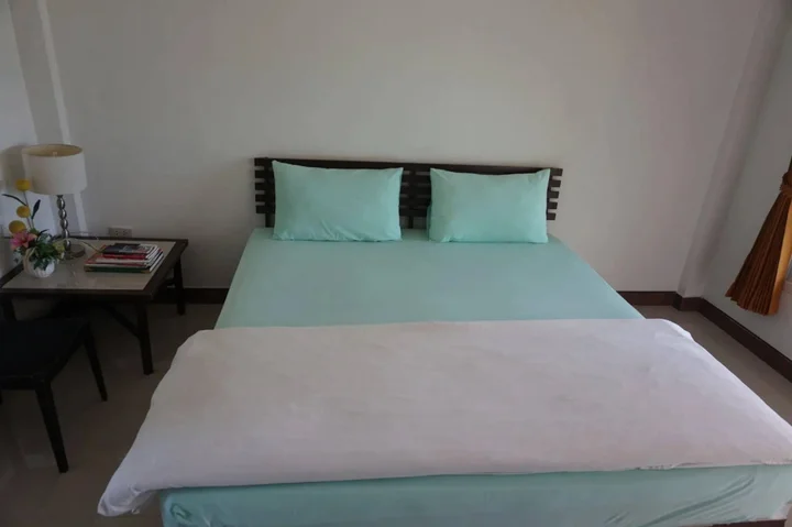 Тхат-Пханом: Thatphanom Place