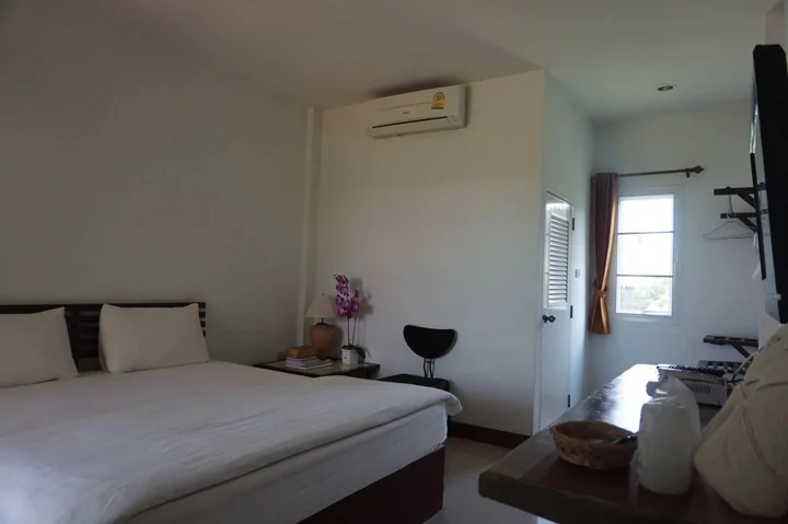 Тхат-Пханом: Thatphanom Place