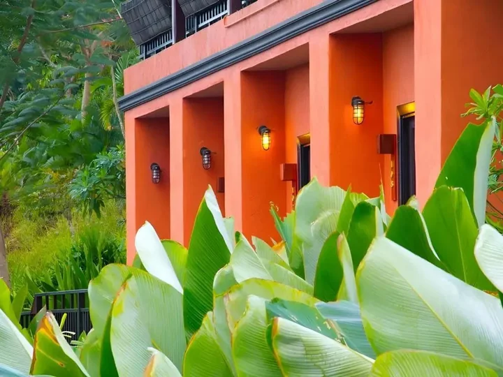 Май-Ай: Thaton Hill Resort