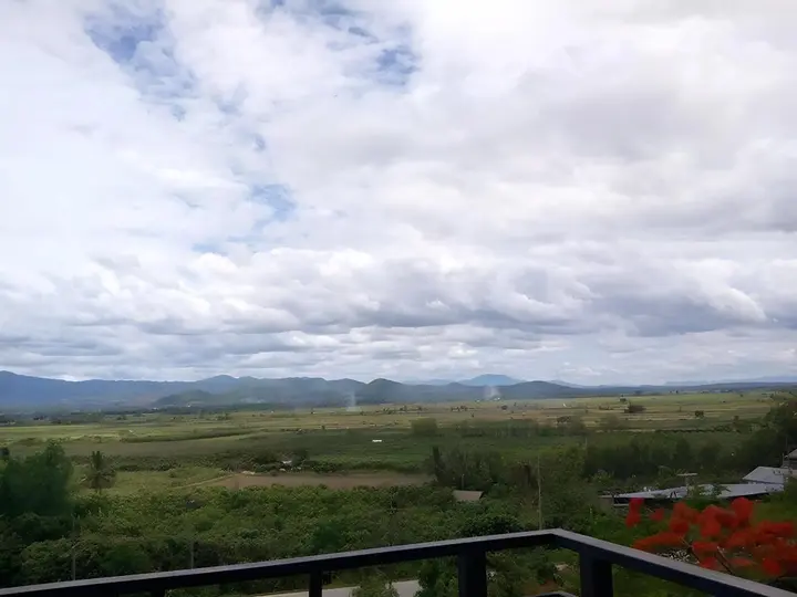 Май-Ай: Thaton Hill Resort