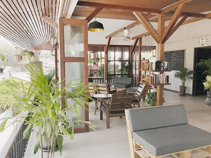 пляж Санрайз: The Reef Hotel & Studios