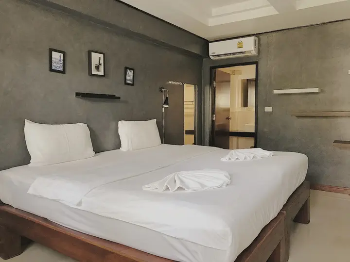 пляж Санрайз: The Reef Hotel & Studios
