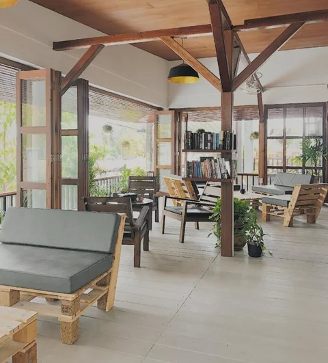 пляж Санрайз: The Reef Hotel & Studios