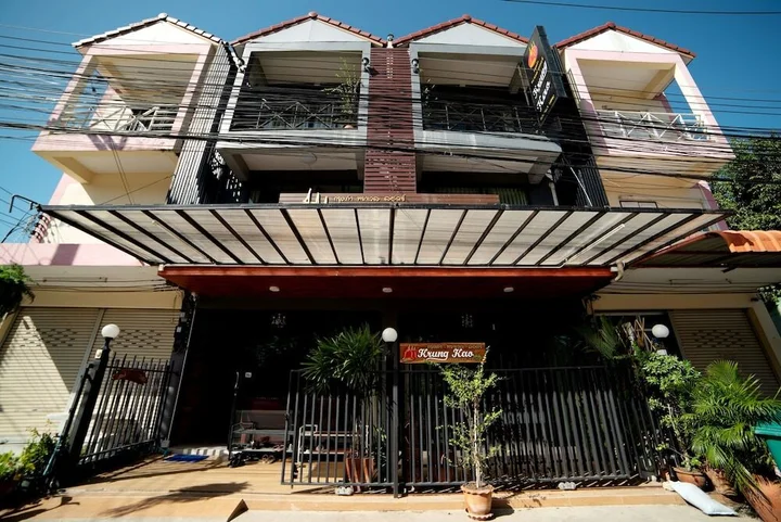 Аюттхая: OYO 465 Krung Kao Traveller Lodge (Vaccinated Staff)