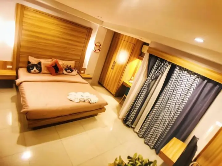 Кату: The Silk View Hotel