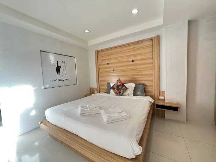 Кату: The Silk View Hotel