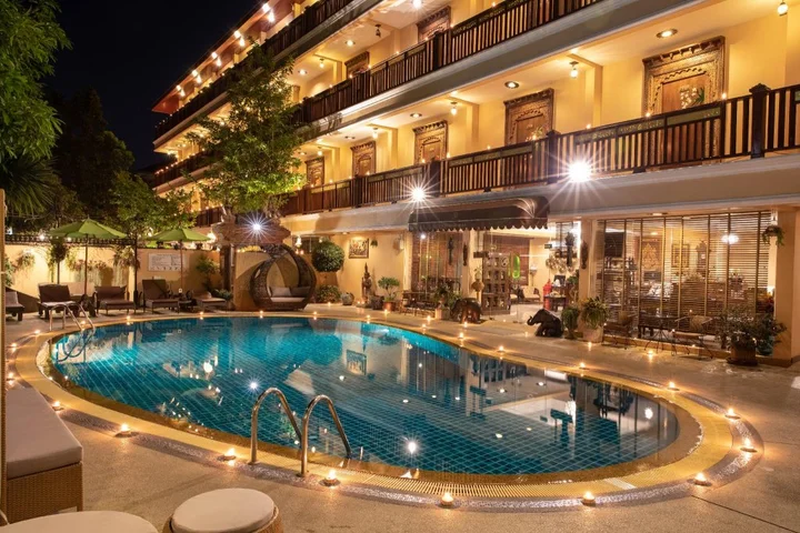 Чиангмай: At Chiang Mai Hotel
