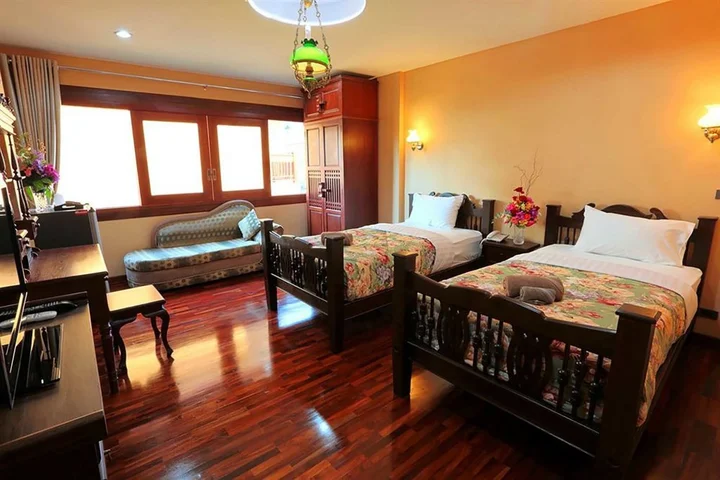 Чиангмай: At Chiang Mai Hotel
