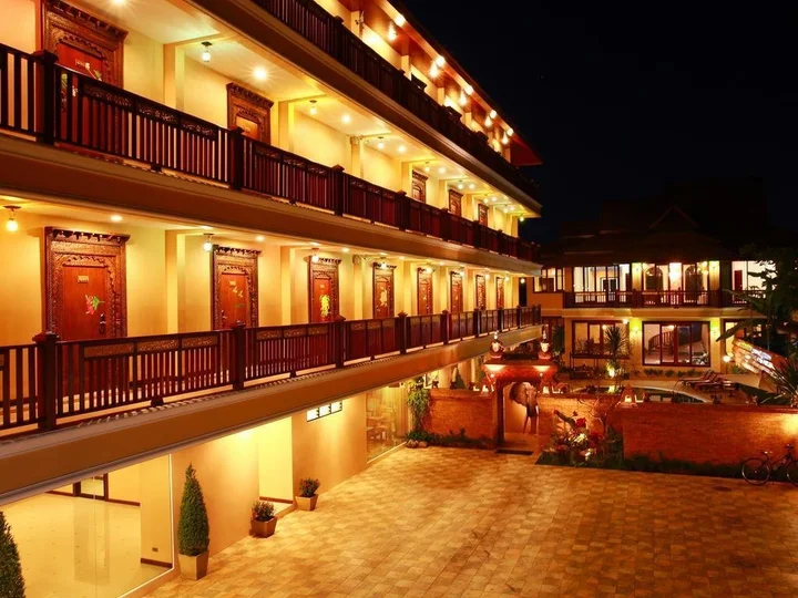 Чиангмай: At Chiang Mai Hotel