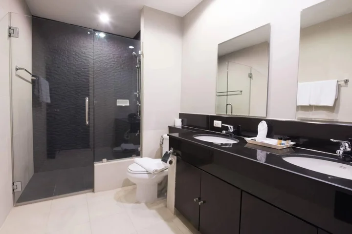 Бангкок: Benviar Tonson Residence