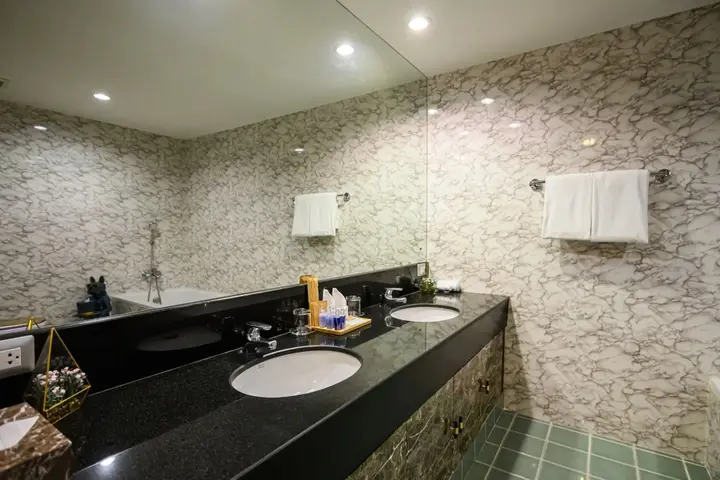 Бангкок: Benviar Tonson Residence