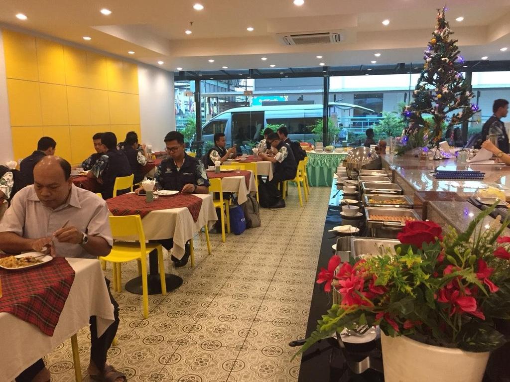 Кхлонг-Янг: May Flower Grand Hotel Korat